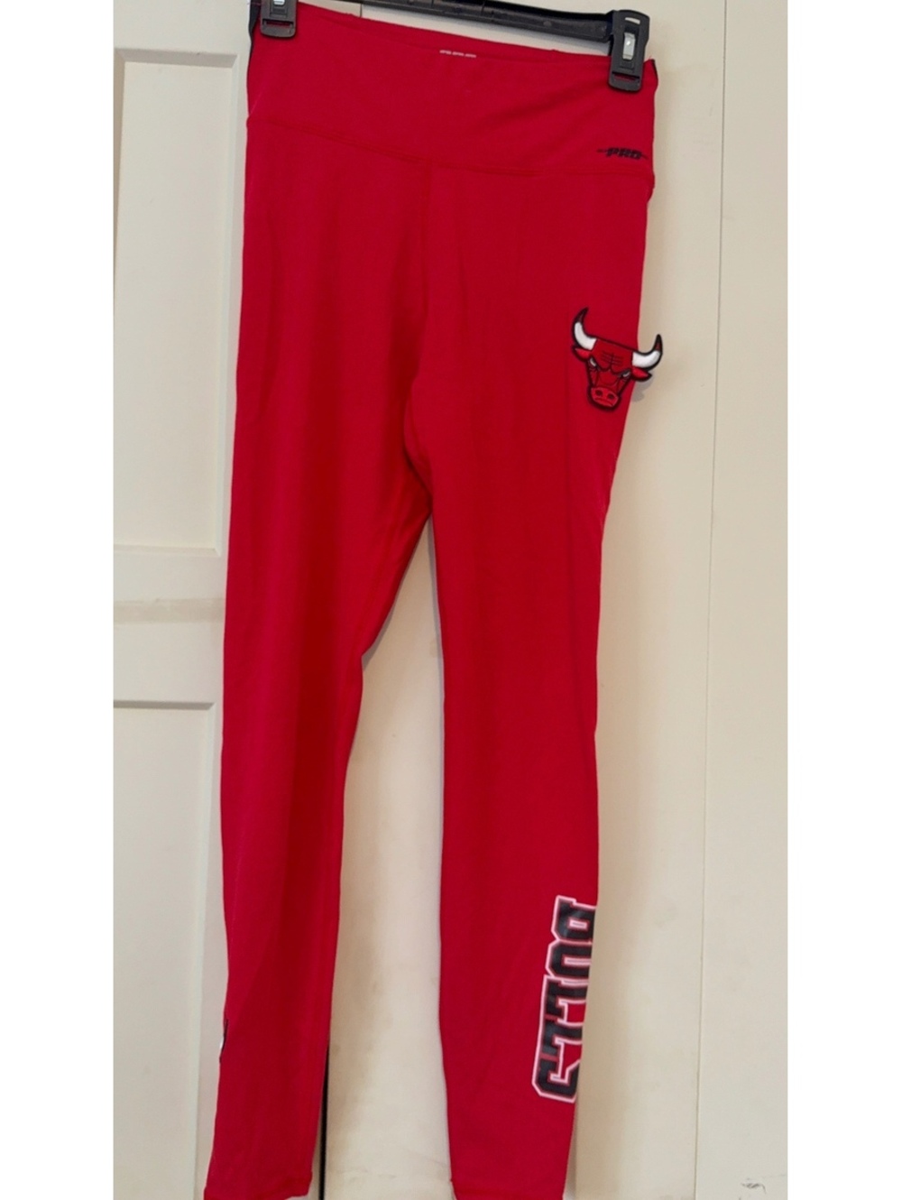 Pro Standard Chicago Bulls NBA red leggings pants size small
